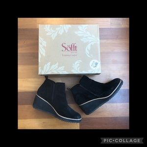 ♦️Sofft suede wedge bootie